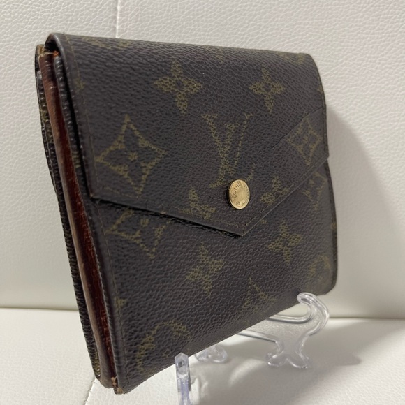 Louis Vuitton Handbags - Authentic Louis Vuitton Monogram Wallet